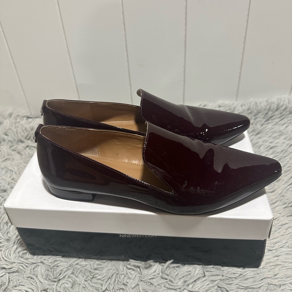 Calvin Klein Burgundy pointed toe patent leather flats size 7